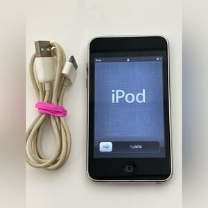 Apple iPod Touch 3rd Gen 32GB with charger